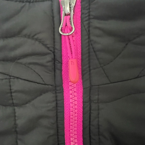 The North Face Black Quilted Jacket with Pink Logo - Picture 4 of 7
